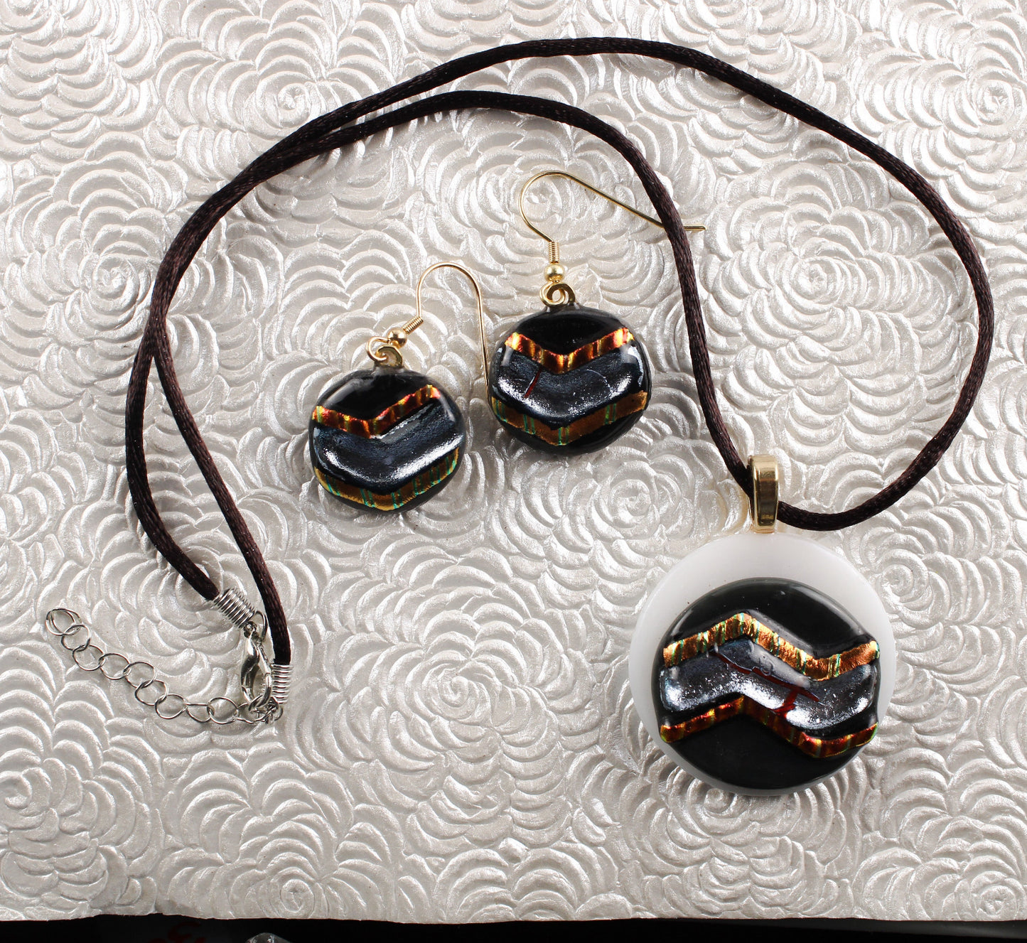 Focus Wave Pendant and Earrings No. 1