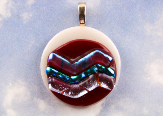 Scarlet focus wave pendant